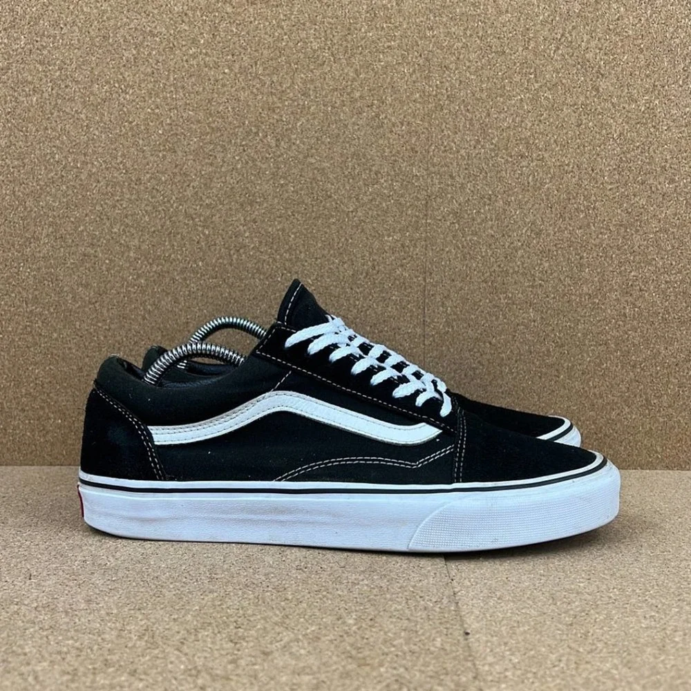 Vans Off The Wall Old Skool Round Toe Low Top Skate Shoes Size M 9 W 10.5 721356